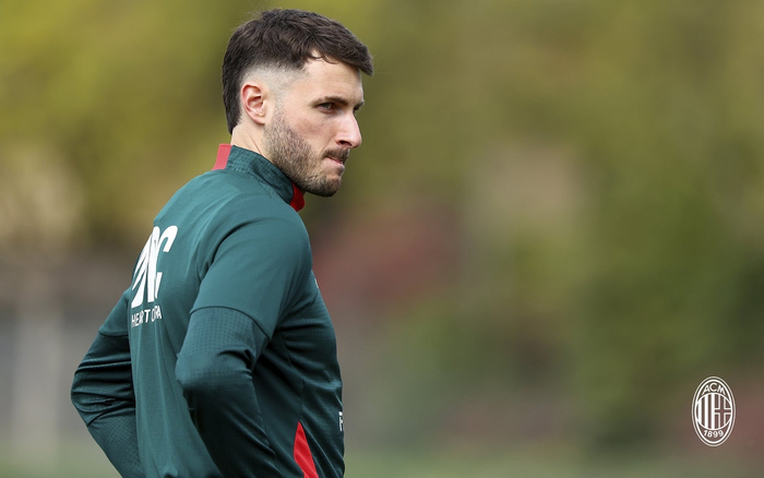 竞技宝app-米兰结束假期重新集结训练|AC米兰|ac米兰|球队_新浪体育_新浪新闻