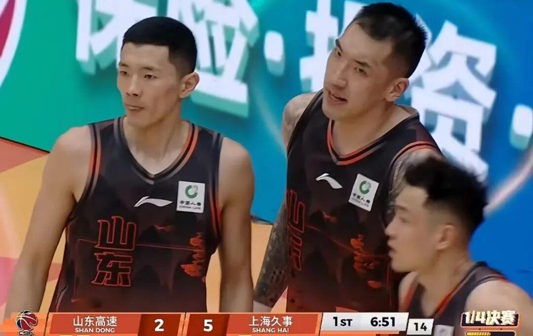 竞技宝网页版-上海男篮28分大胜，2-0横扫山东晋级四强，王哲林14+6陶汉林12+7